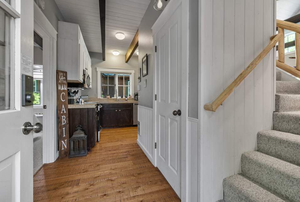 Cabin in Metolius River Resort | Outdoor haven for golfers, adventure, and nature enthusiasts - Camp Sherman, Oregon