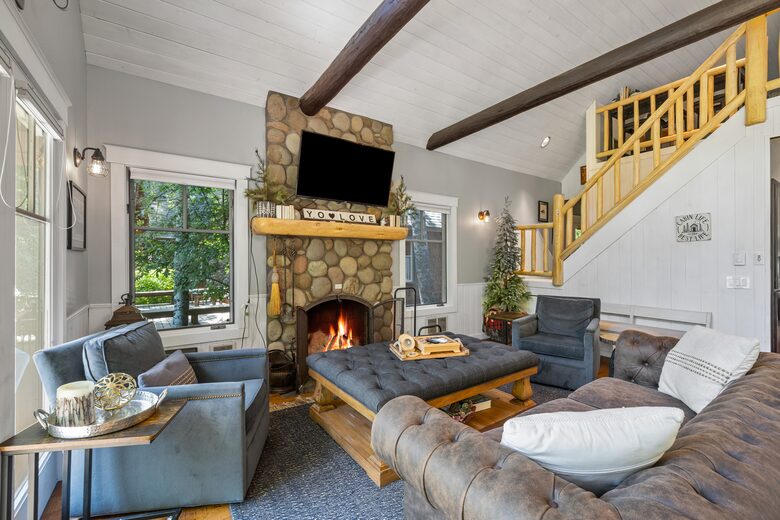 Cabin in Metolius River Resort | Outdoor haven for golfers, adventure, and nature enthusiasts - Camp Sherman, Oregon