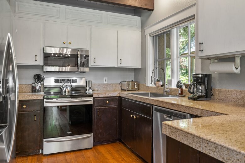 Cabin in Metolius River Resort | Outdoor haven for golfers, adventure, and nature enthusiasts - Camp Sherman, Oregon