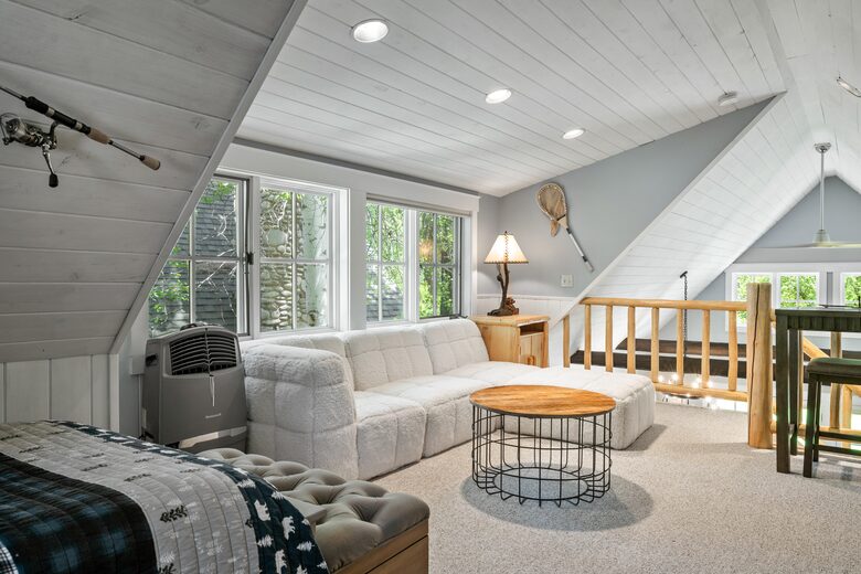 Cabin in Metolius River Resort | Outdoor haven for golfers, adventure, and nature enthusiasts - Camp Sherman, Oregon