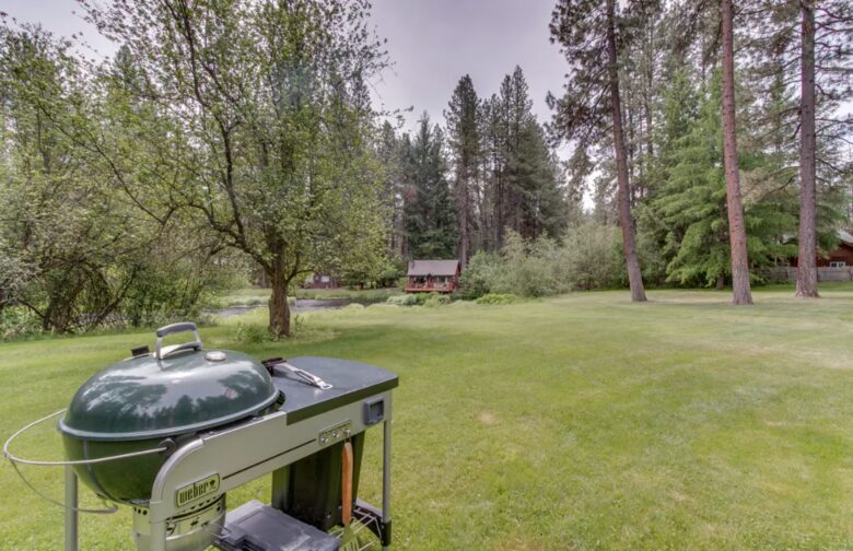 Cabin in Metolius River Resort | Outdoor haven for golfers, adventure, and nature enthusiasts - Camp Sherman, Oregon