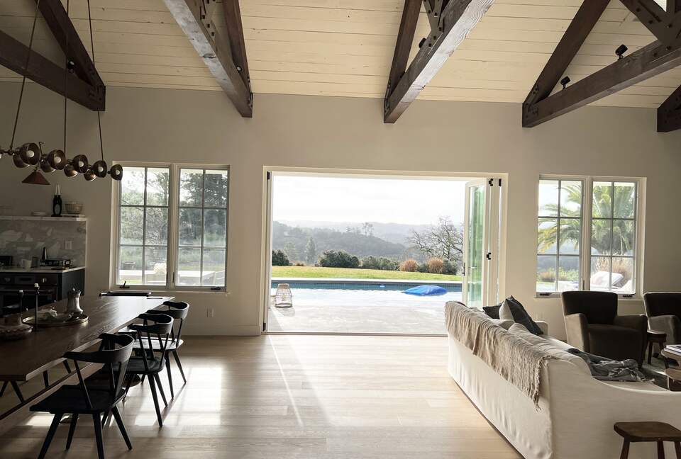 Alexander Valley Farmhouse - Cloverdale, California