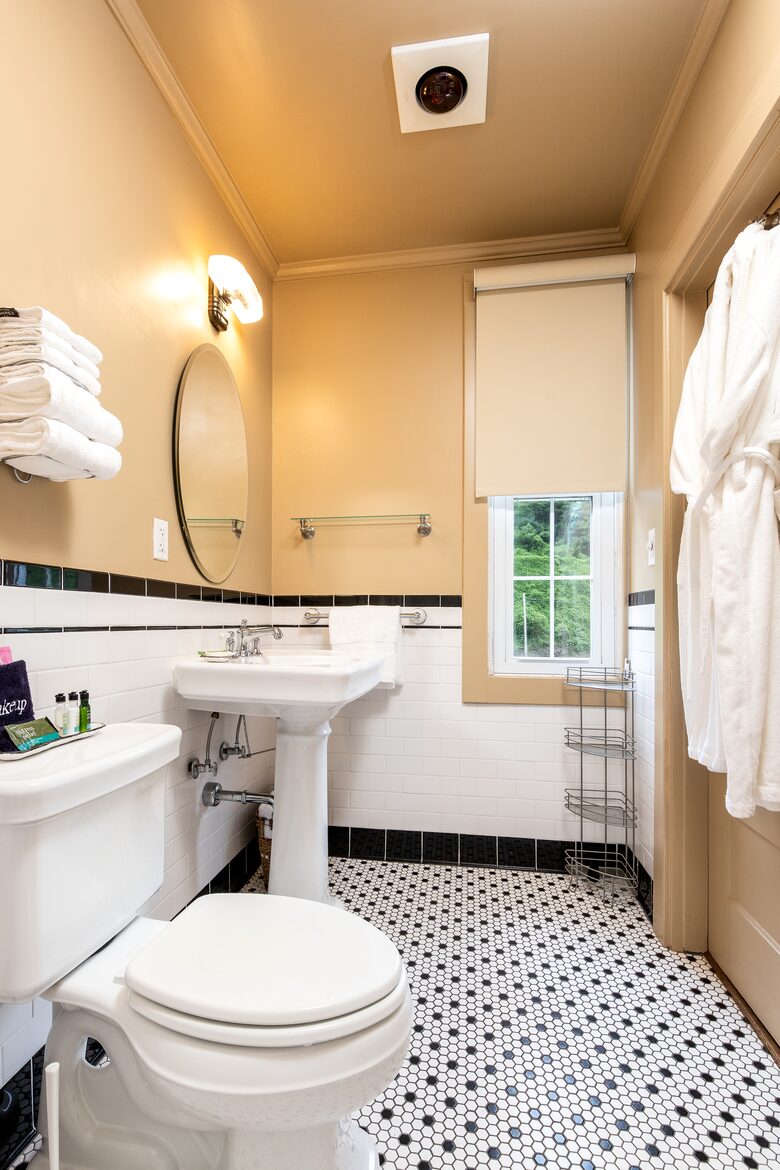 Hemlock - A beautiful rustic room at Historic Tapoco Lodge (EH) - Robbinsville, North Carolina