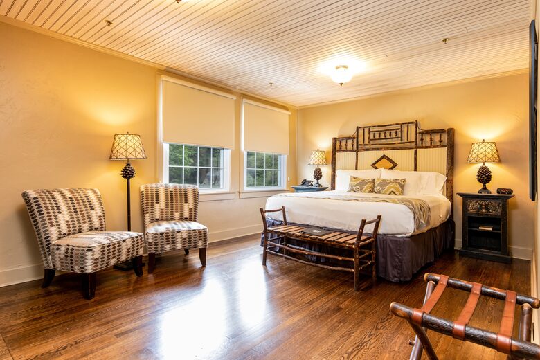 Hemlock - A beautiful rustic room at Historic Tapoco Lodge (EH) - Robbinsville, North Carolina