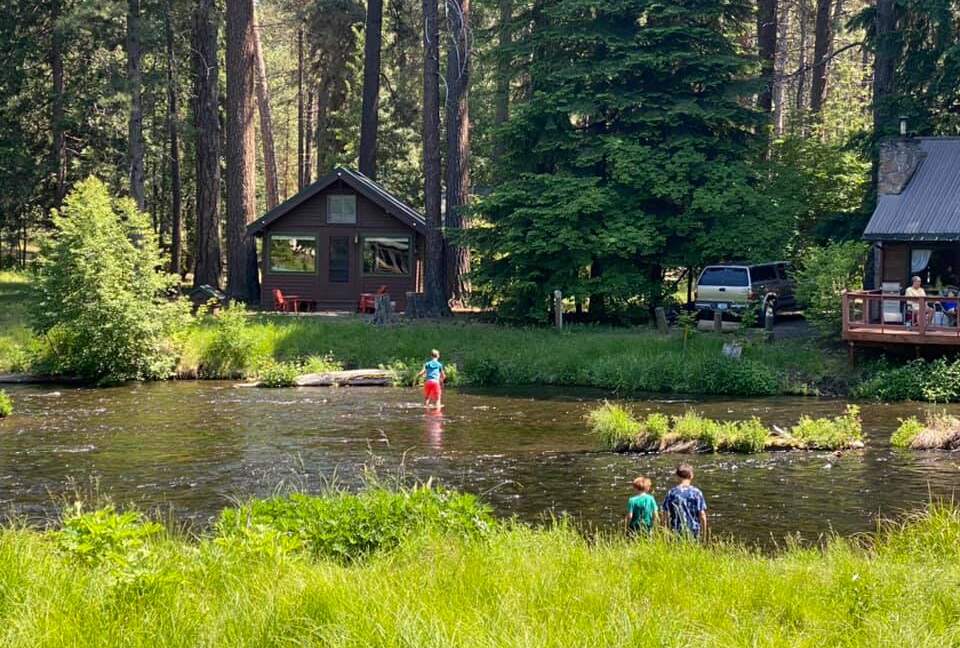 Cabin in Metolius River Resort | Outdoor haven for golfers, adventure, and nature enthusiasts - Camp Sherman, Oregon