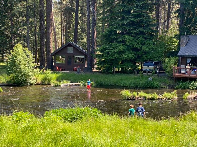 Cabin in Metolius River Resort | Outdoor haven for golfers, adventure, and nature enthusiasts - Camp Sherman, Oregon