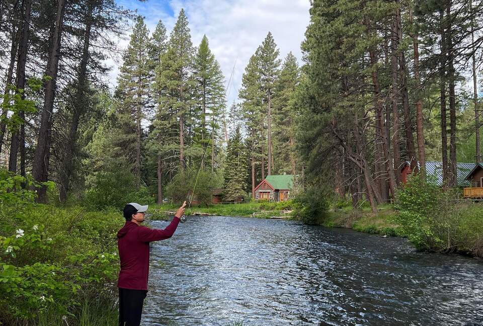 Cabin in Metolius River Resort | Outdoor haven for golfers, adventure, and nature enthusiasts - Camp Sherman, Oregon