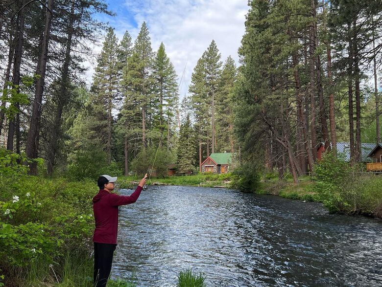 Cabin in Metolius River Resort | Outdoor haven for golfers, adventure, and nature enthusiasts - Camp Sherman, Oregon