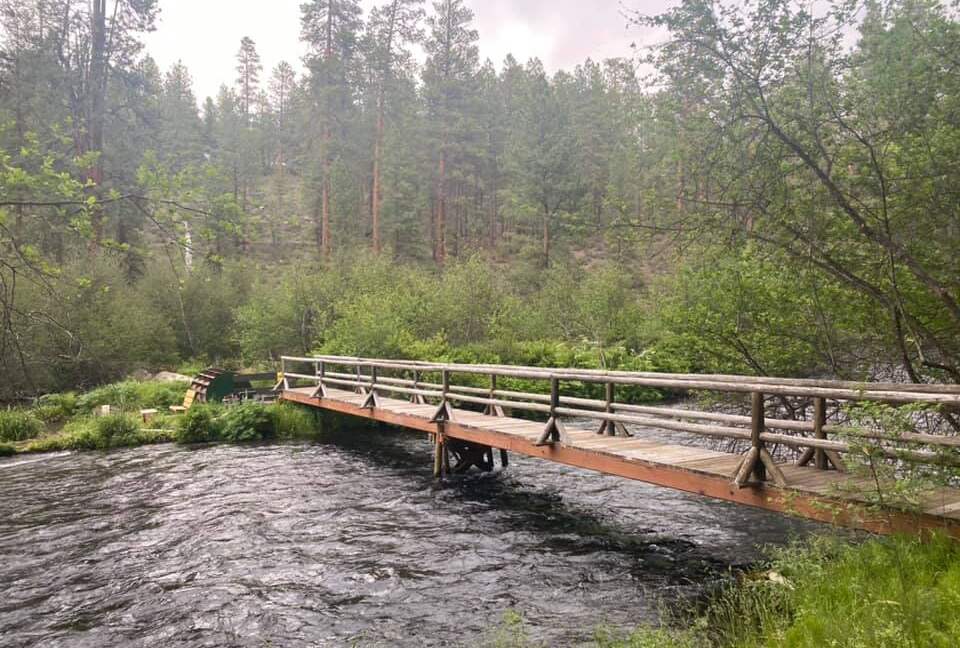 Cabin in Metolius River Resort | Outdoor haven for golfers, adventure, and nature enthusiasts - Camp Sherman, Oregon