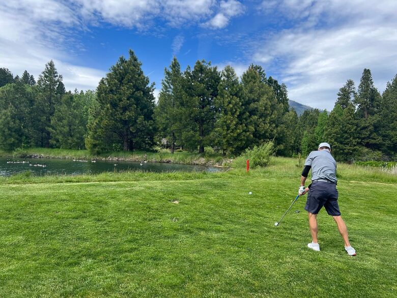 Cabin in Metolius River Resort | Outdoor haven for golfers, adventure, and nature enthusiasts - Camp Sherman, Oregon