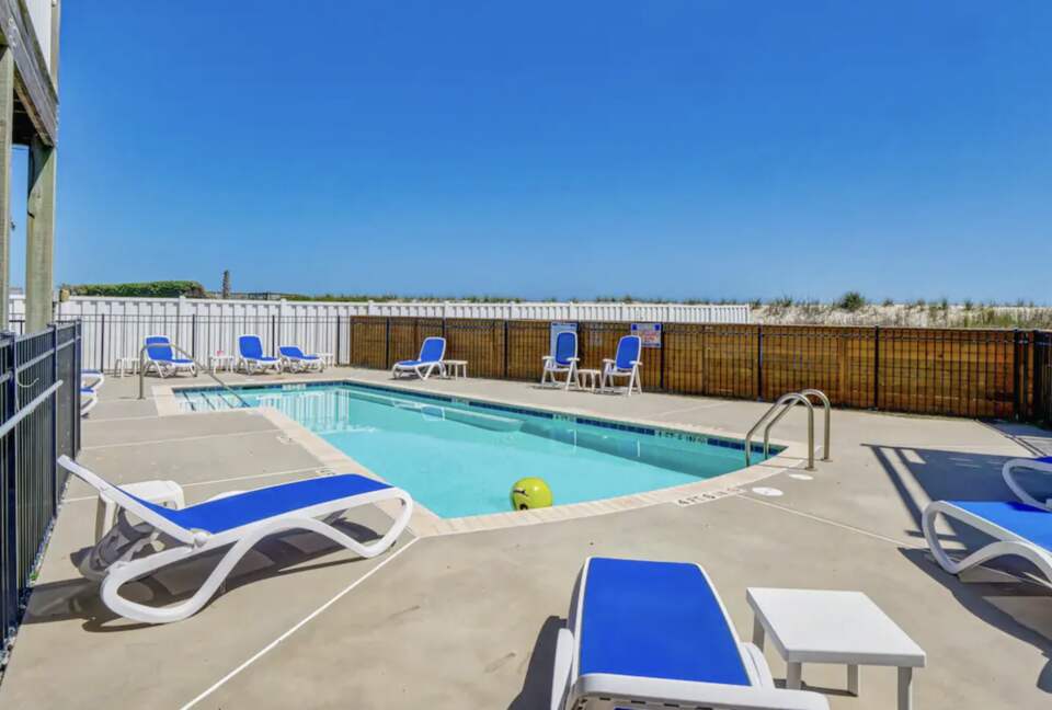 Peachy Views | Beachfront Retreat - North Topsail Beach, North Carolina