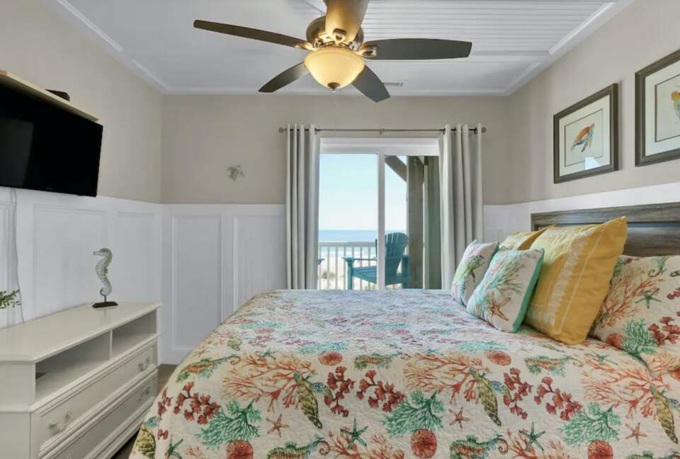 Peachy Views | Beachfront Retreat - North Topsail Beach, North Carolina
