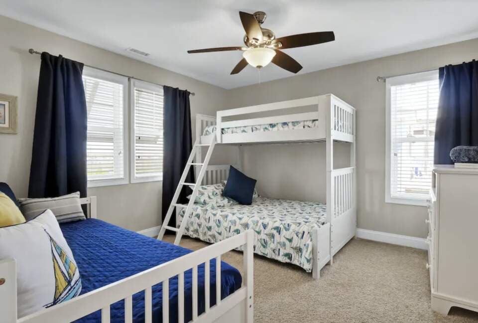 Peachy Views | Beachfront Retreat - North Topsail Beach, North Carolina