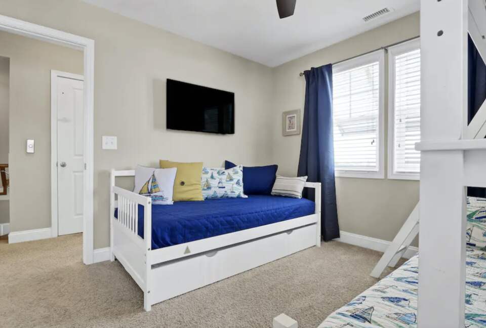 Peachy Views | Beachfront Retreat - North Topsail Beach, North Carolina