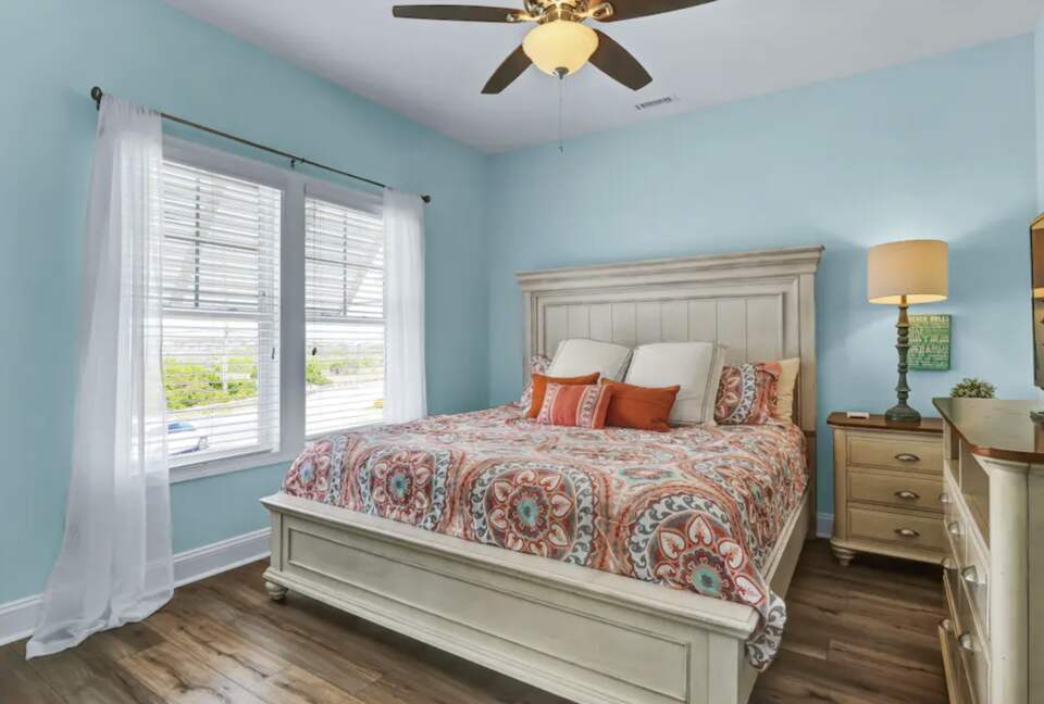 Peachy Views | Beachfront Retreat - North Topsail Beach, North Carolina