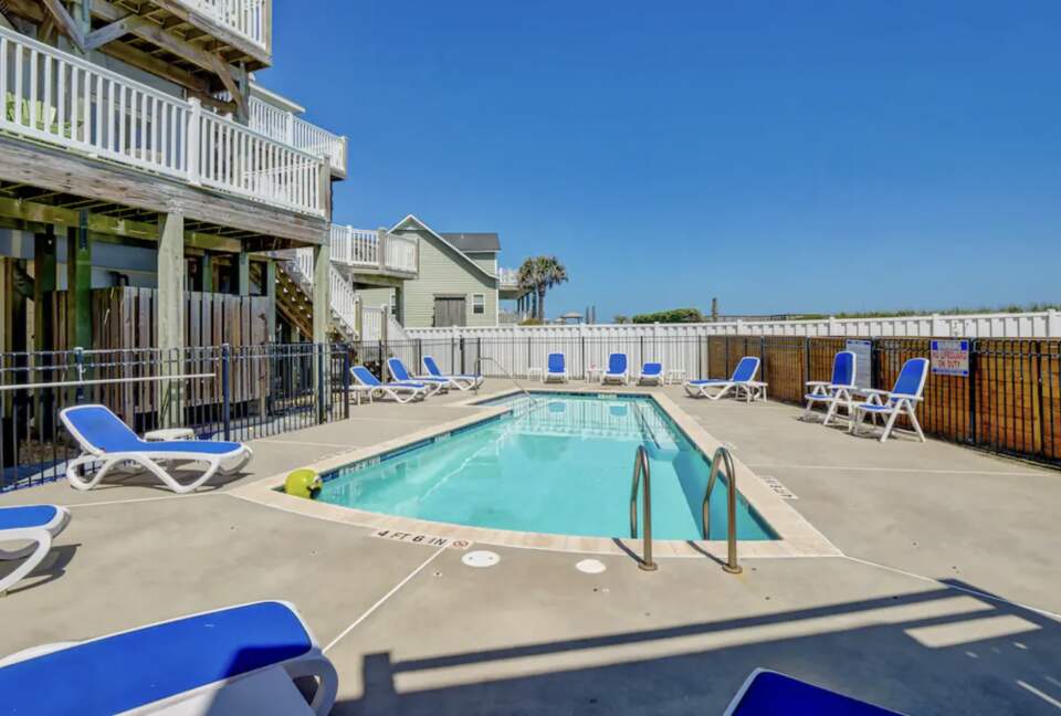 Peachy Views | Beachfront Retreat - North Topsail Beach, North Carolina