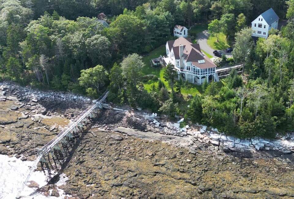 Boothbay Harbor - Spruce Point Stunner | Waterfront With Deep Water Dock Access - Boothbay Harbor, Maine