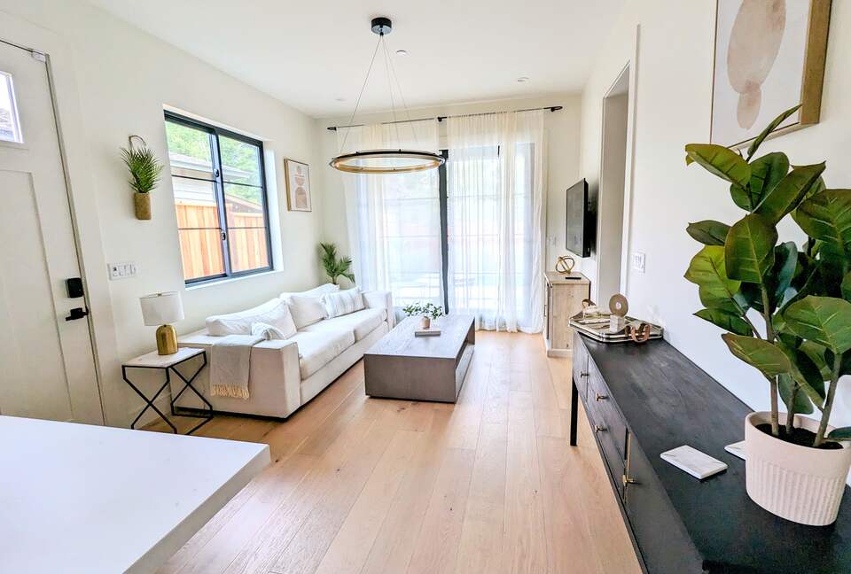 New & Modern Casita; Easy Walk to Town! - Danville, California