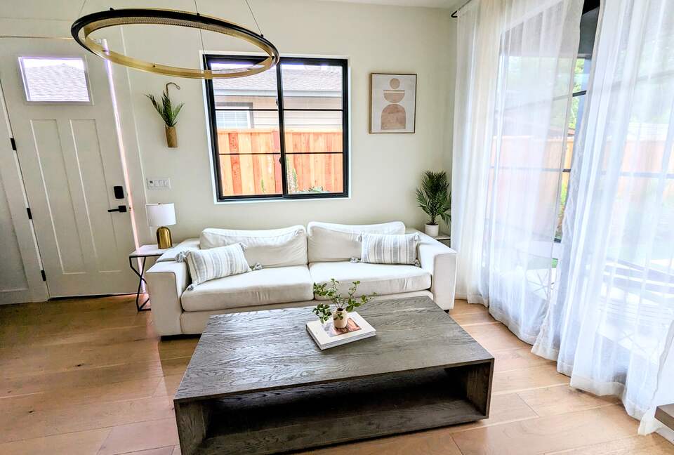 New & Modern Casita; Easy Walk to Town! - Danville, California