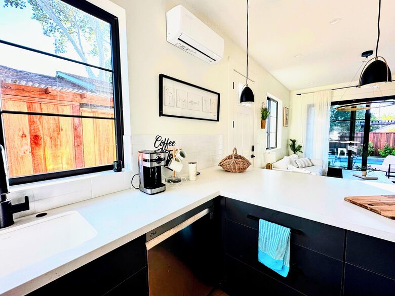 New & Modern Casita; Easy Walk to Town! - Danville, California