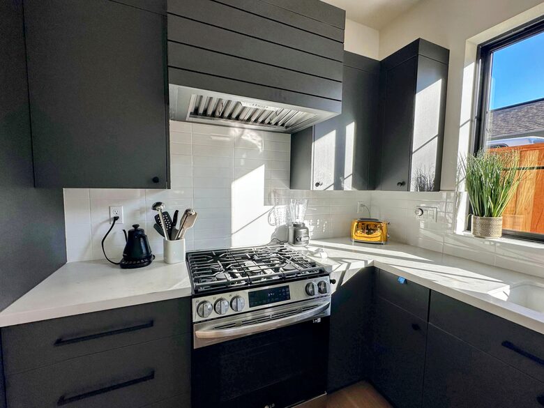 New & Modern Casita; Easy Walk to Town! - Danville, California