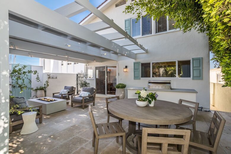 Stunning ocean view home on quiet beach in Malibu - Malibu, California