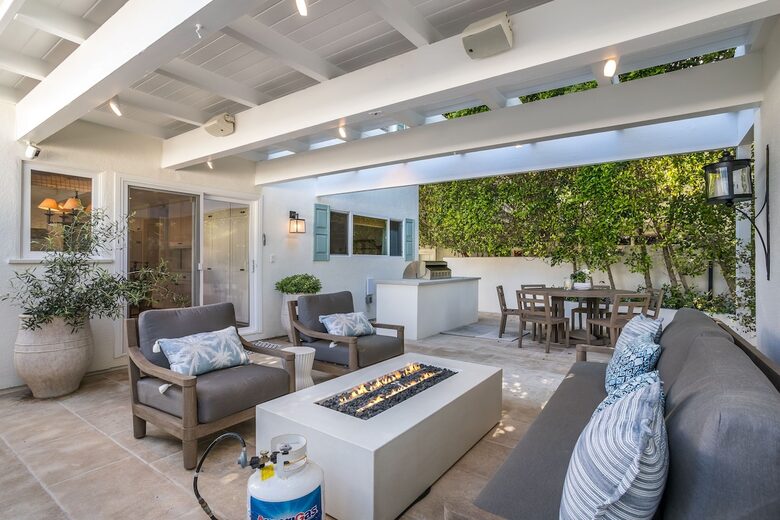 Stunning ocean view home on quiet beach in Malibu - Malibu, California