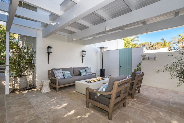 Stunning ocean view home on quiet beach in Malibu - Malibu, California