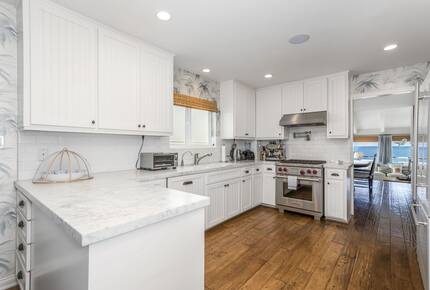 Stunning ocean view home on quiet beach in Malibu - Malibu, California