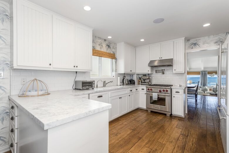 Stunning ocean view home on quiet beach in Malibu - Malibu, California