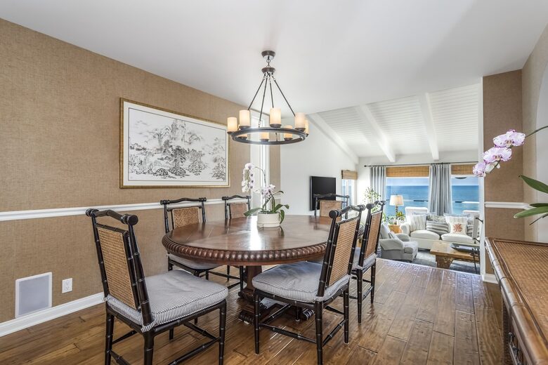 Stunning ocean view home on quiet beach in Malibu - Malibu, California