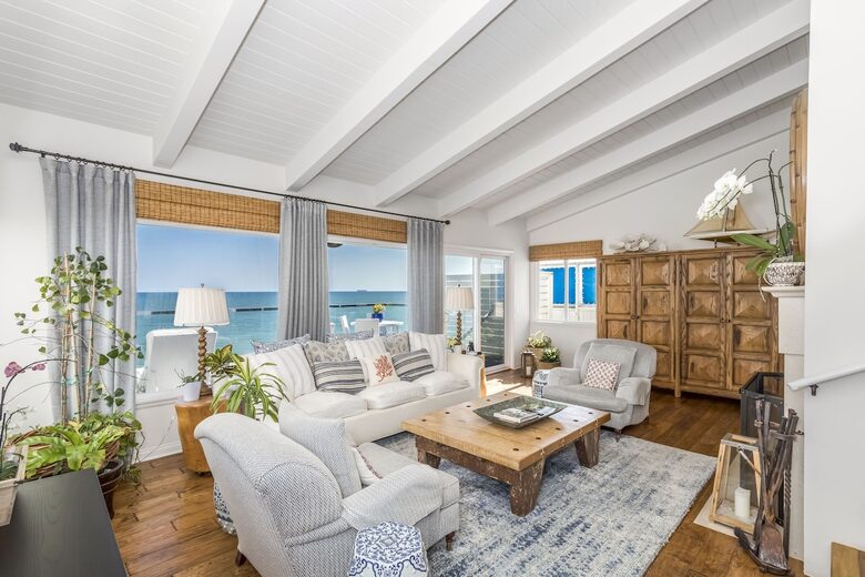 Stunning ocean view home on quiet beach in Malibu - Malibu, California