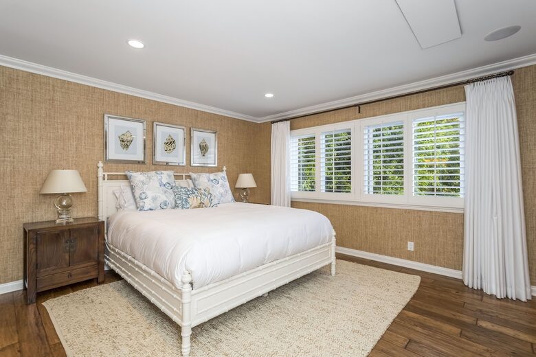 Stunning ocean view home on quiet beach in Malibu - Malibu, California