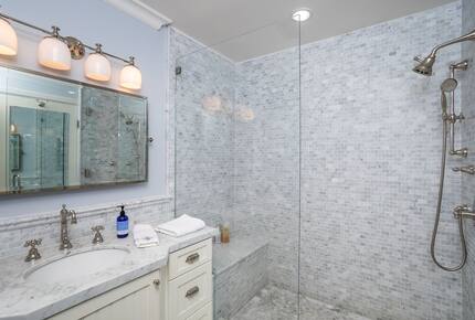 Stunning ocean view home on quiet beach in Malibu - Malibu, California