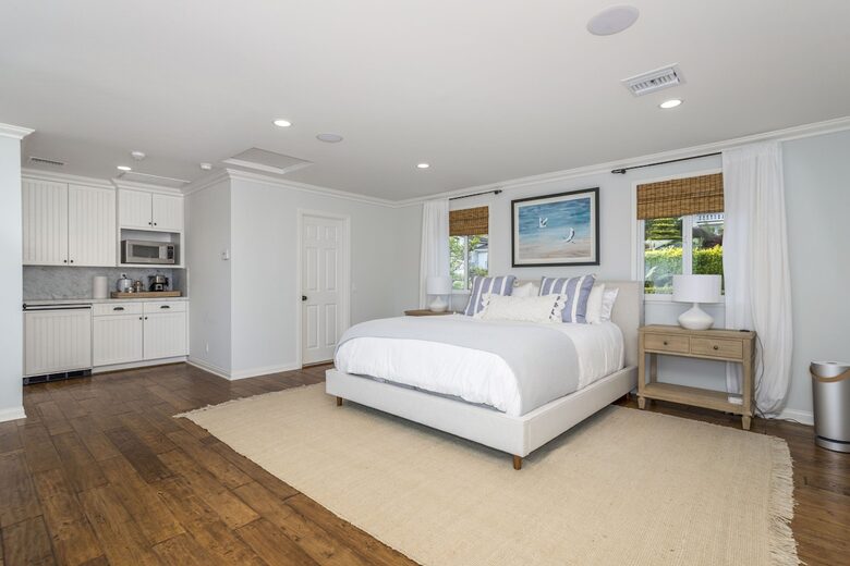 Stunning ocean view home on quiet beach in Malibu - Malibu, California