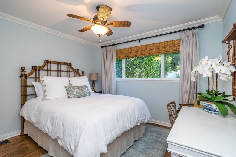 Stunning ocean view home on quiet beach in Malibu - Malibu, California