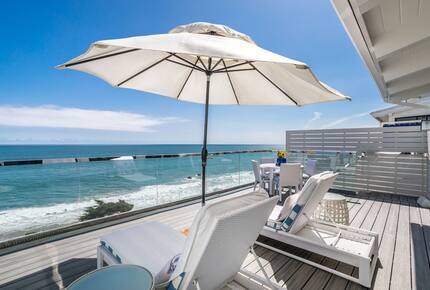Stunning ocean view home on quiet beach in Malibu - Malibu, California