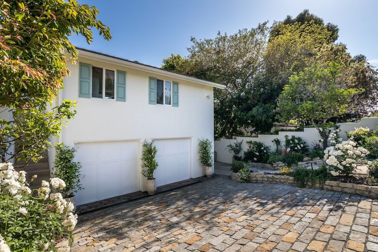 Stunning ocean view home on quiet beach in Malibu - Malibu, California
