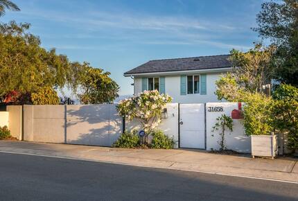 Stunning ocean view home on quiet beach in Malibu - Malibu, California