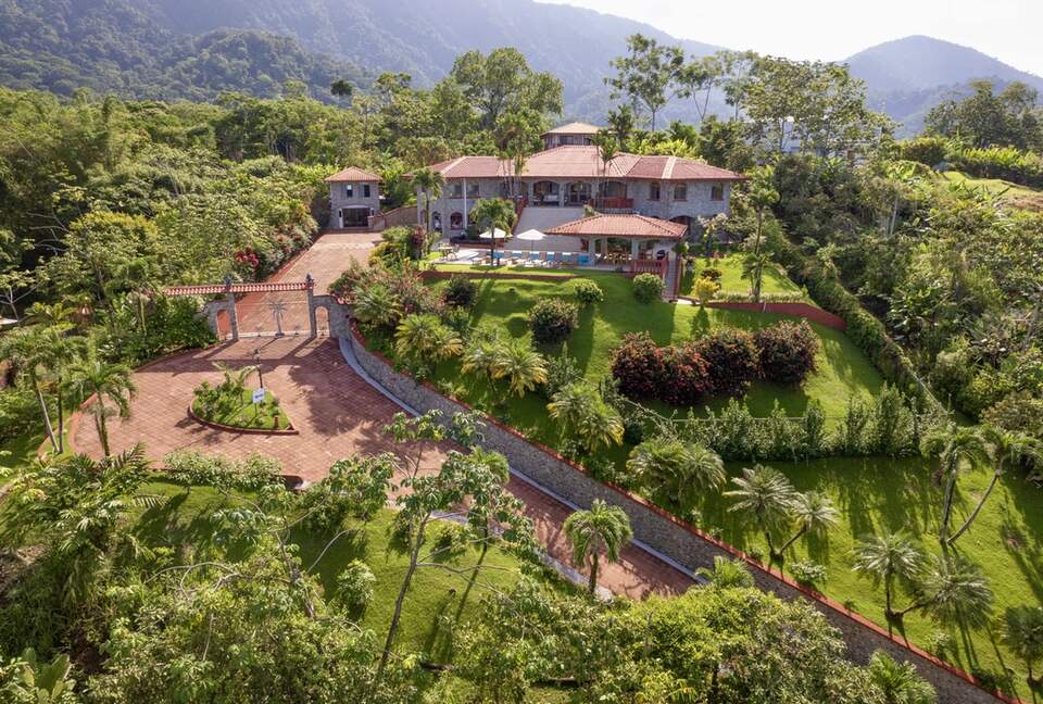 Topanga Villa - Ojochal, Costa Rica