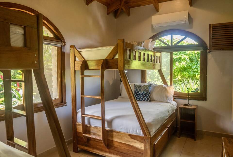 Topanga Villa - Ojochal, Costa Rica