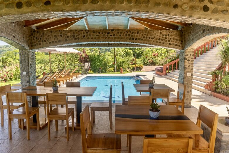 Topanga Villa - Ojochal, Costa Rica