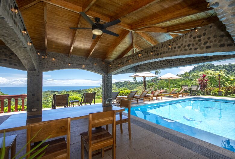 Topanga Villa - Ojochal, Costa Rica