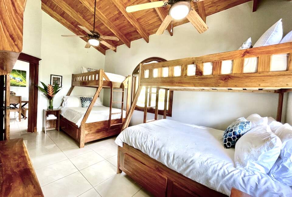 Topanga Villa - Ojochal, Costa Rica