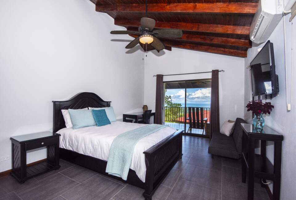 Topanga Villa - Ojochal, Costa Rica