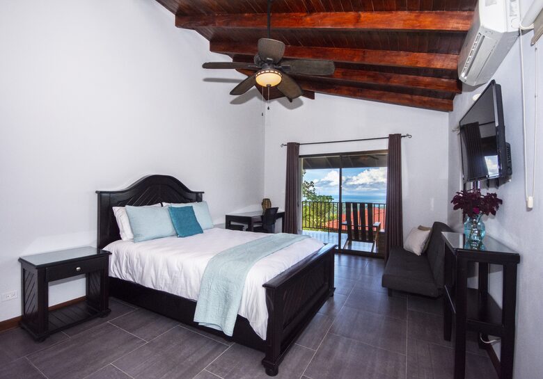 Topanga Villa - Ojochal, Costa Rica