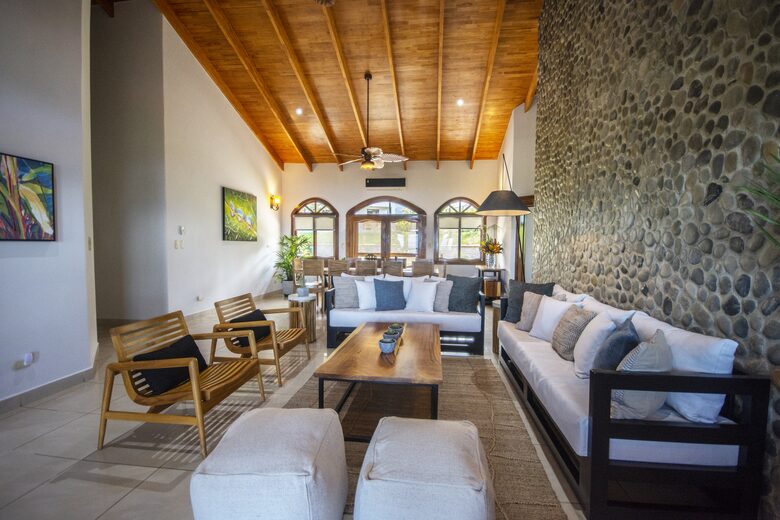 Topanga Villa - Ojochal, Costa Rica