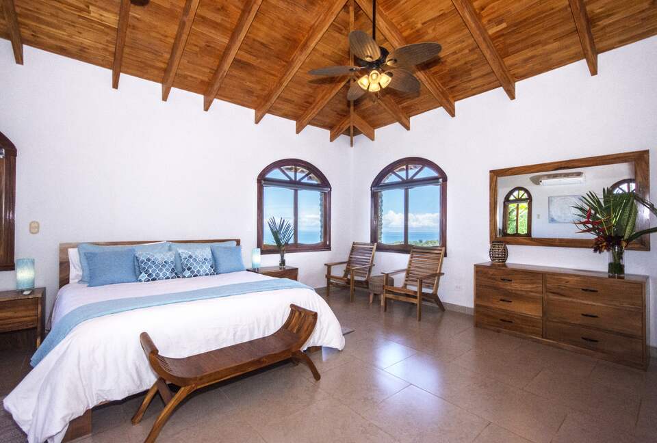 Topanga Villa - Ojochal, Costa Rica