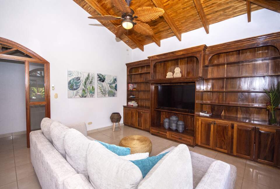 Topanga Villa - Ojochal, Costa Rica