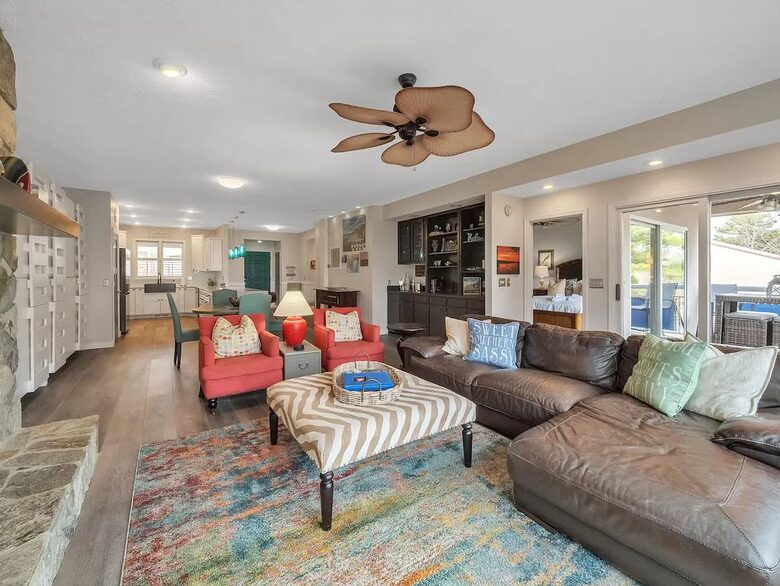 Lake Front Villa in a Country Club Setting | 12 miles from Clemson University - Salem, South Carolina